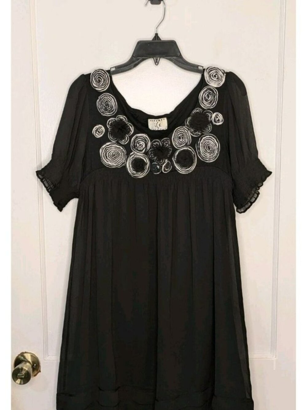 ICE Sz M Black Chiffon Flower Dress Rosettes Short Sleeve Knee Length Babydoll - Picture 1 of 6